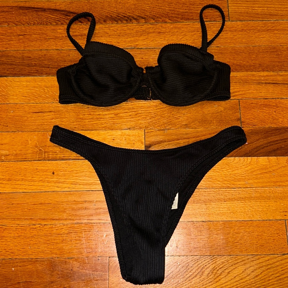 Black bikini